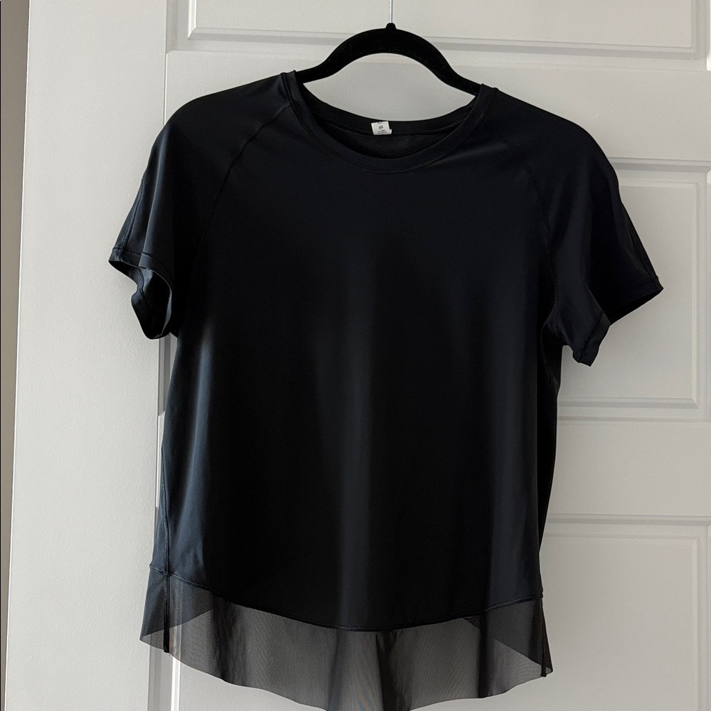Lululemon Athletica Black Cross Back Short Sleeve Top w/Sheer trim Sz 6